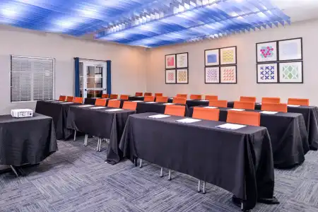 Holiday Inn Express Tampa N I-75 - University Area by IHG - 38