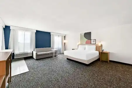 Barrington & Suites - 42