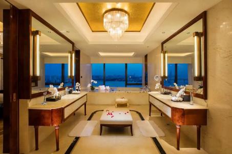 Hilton Wuhan Riverside - 84