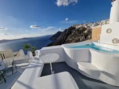 Trieris Villa & Suites - 76