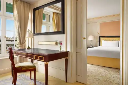 Shangri-La Paris - 7