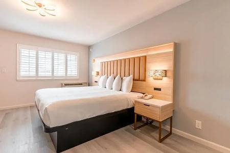 Inn on Broadway - 36