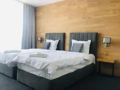 Avenue Deluxe - 3