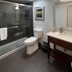 Van Ness Inn - 34