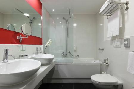 Holiday Inn Genoa City by IHG - 59