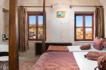 Romantic Cave - 106