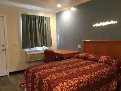 Lincoln Park Motel - 57