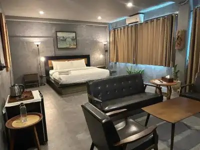 Premier Hostel - 38