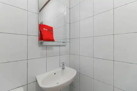 Reddoorz Plus @ Karet Pedurenan 3 - 29
