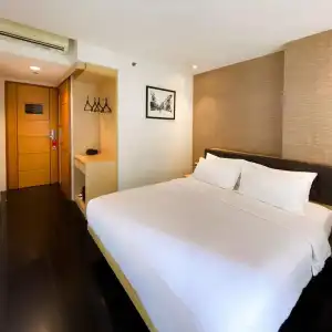 M Jakarta - 28