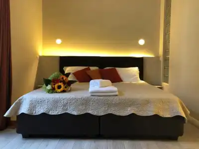 The Roman Empire Guesthouse - 78