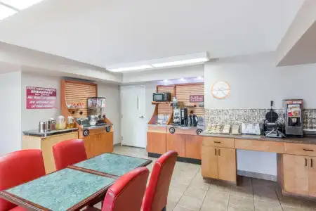 London Travel Inn - 9