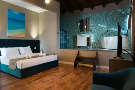 Majestic Apartment - 11