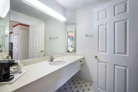 Americas Best Value Inn - 45