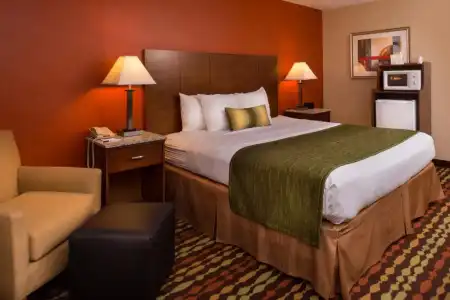 Best Western Ambassador Inn & Suites - 58