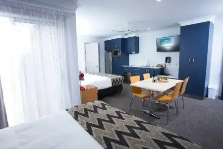 Altitude Motel Apartments - 54