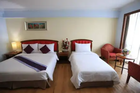 Karnmanee Palace - 5