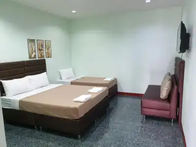 Friend's House Resort - 3