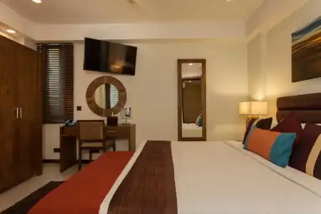The Somerset - 43
