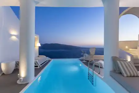 Charisma Suites - 10