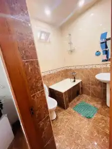 Dato's GuestHouse - 4