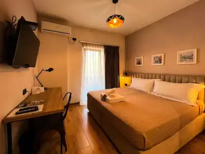 Oda Tirana - 73