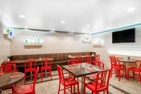 Courtyard by Marriott New York Manhattan/Times Square - 26