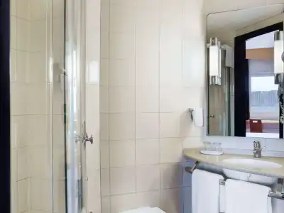 Ibis Muscat - 13