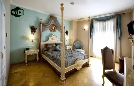 Adriano Boutique Sevilla - 43