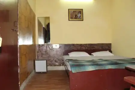 Raj Bed & Breakfast - 6