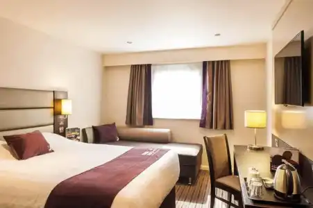 Premier Inn London Hendon - The Hyde - 23