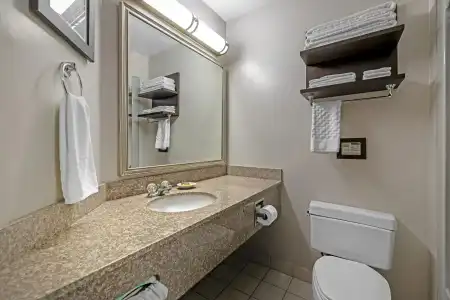 Best Western Plus Stoneridge Inn & Conference Centre - 50