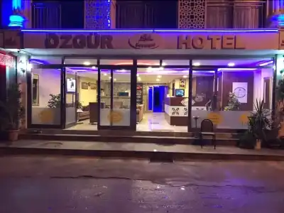 Özgür - 33