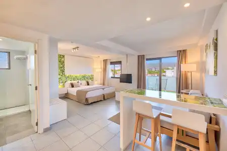 LIVVO Anamar Suites - 6