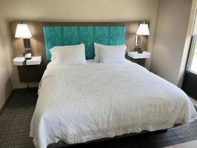 Hampton Inn & Suites Louisville East - 76