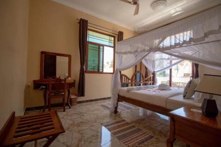 Sunny Palms Beach Bungalows - 66