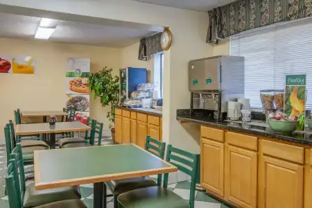 Quality Inn & Suites Medford Airport - 26