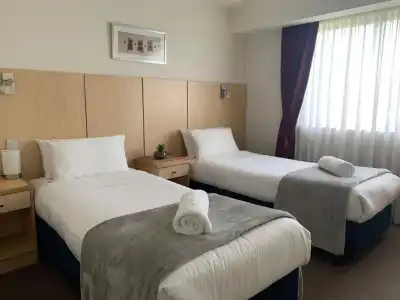 Airport Ascot Motel - 54