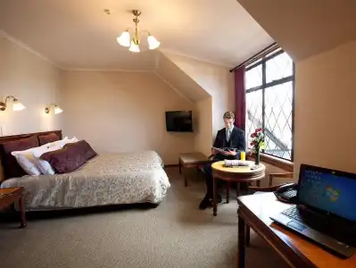 Distinction Coachman, Palmerston North - 17