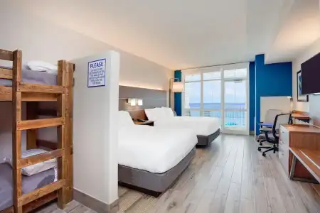 Holiday Inn Express & Suites Panama City Beach - Beachfront by IHG - 60