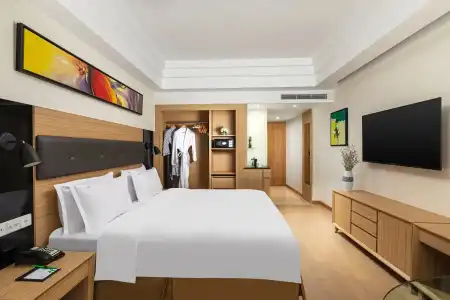 Holiday Inn Shanghai Hongqiao Central by IHG - 6