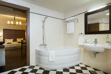 Europa Royale Bucharest - 13