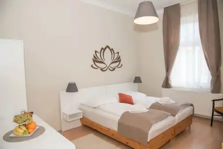 Astoria Panzio - 5