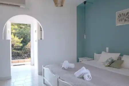 Pefkides Aegina Boutique Apartments - 3