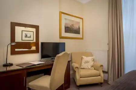 The Goodenough London - 13