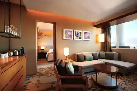 Hilton Garden Inn - 5
