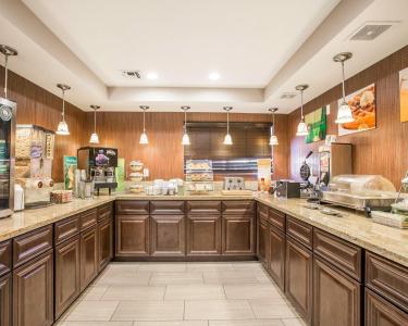 Quality Inn & Suites Silicon Valley - 12