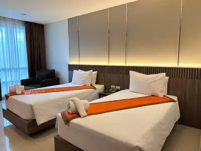 Crystal Suites Suvarnabhumi Airport - 3