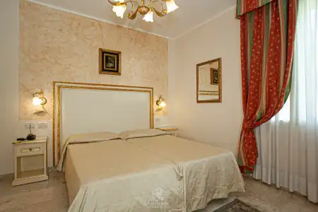 Viktoria Palace - 13
