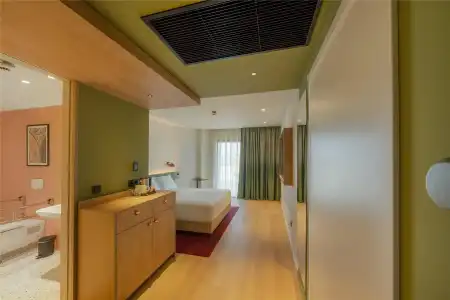 Hampton by Hilton Alicante Airport - 18